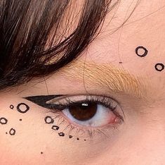 Abstract Eyeliner, Makeup Eye Looks, No Eyeliner Makeup, Creative Makeup Looks, Eye Makeup Art