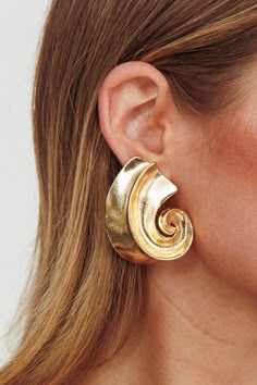 Calypso Spiral Shell Earrings Gold by Selfie Leslie Ursula Jewelry, Coastal Accessories, Spiral Shell, Dainty Rings, Key Jewelry, Ocean Jewelry, Bold Earrings, Shell Design, Spiral Earrings