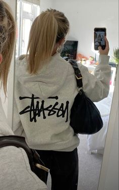 Stussy Hoodie, Skandinavian Fashion, Foto Tips, Beautiful Weather, Hoodie Outfit, Dream Clothes, Outfits Casuales, Cute Casual Outfits