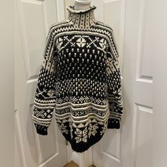 In Excellent Condition This Classic Donna Karan Sweater Purchased This In 1987 Wool Acrylic And Mohair Hand Knitted Comes To Mid Thigh Chunky And Warm Perfect With Leggings And Boots Sweaters Vintage, Norwegian Sweater, Donna Karan, Pullover Sweater, Pullover Sweaters, Hand Knitting, Sweaters For Women, Black White, Leggings