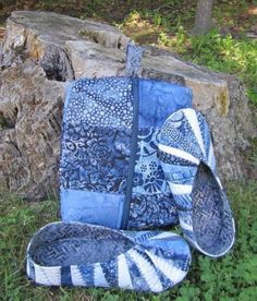 Snappy Slippers & Travel Bag Kimono Slippers, Quilted Slippers, Fabric Slippers, Sewing Slippers, Crocheted Slippers, Charm Squares, Diy Slippers, Handmade Slippers, Sewing And Quilting