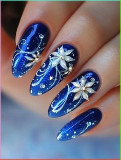 Nail Ideas For Holiday, Acrylic Nail Designs Christmas, Royal Blue Christmas Nails, Dark Blue Christmas Nails, Christmas Gel Nail Ideas, Christmas Nail Ideas Winter, Holiday Chrome Nails, New Years Eve Nails Ideas Classy, Christmas Gel Nail Designs