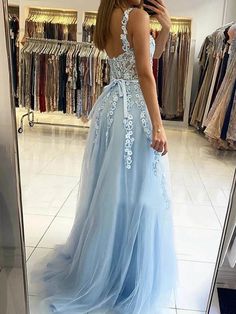 Silueta: una línea
Cintura: Natural
Longitud de la manga: sin mangas
Tela: tul, encaje
Color mostrado: azul claro
Sujetador integrado: sí Blue Dress Sweet 16, Blue Graduation Gown, Light Blue Prom Dresses, Baby Blue Prom Dress, Light Blue Formal Dress, Blue Lace Prom Dress, Formal Dresses Graduation, Blue Lace Top, Graduation Gown