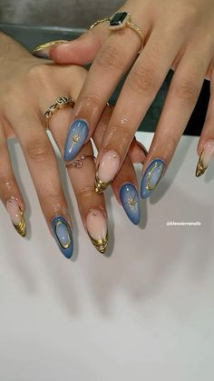 Almond Cool Nails, New Trendy Nail Designs, Almond Nail Art Ideas, Cute 2024 Nails, Airbrush And Chrome Nails, Cute Acrylic Nail Designs For Summer, Gold Trendy Nails, Best Nails 2024, Cool Nails Acrylic Art Designs