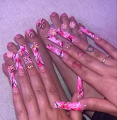 Nail Freestyle Designs, Baddie Long Acrylic Nails, Extravagant Nails Designs, Baddie Long Nails, Cute Freestyle Nails, Xl Long Acrylic Nails, Really Long Acrylic Nails, Cutesy Nails, Matching Nails