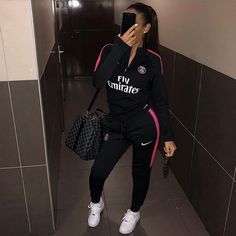 Soccer Girls Outfits, Lacoste Tracksuit, Nike Girl, Chill Style, Birthday Things, Fleece Outfit, Zara Drip, Baddie Outfit, Tracksuit Outfit