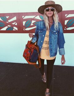 Mom Fits, Travel Outfit Plane, Everyday Fits, Fest Outfits, Mode Boho, Outfit Jeans, 90s Inspired, Mode Inspo, Mode Inspiration