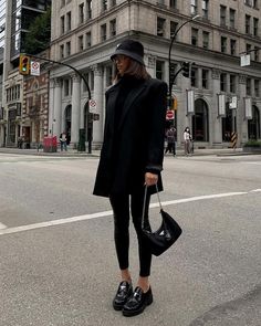 How to Effortlessly Style Prada Loafers and 17+ Outfits Prada Loafer Outfits Women, Loafers And Slacks Outfit, Loafers Outfit Black Women, Style Prada Loafers, Prada Loafers Women Outfit, Black Loafer Outfits Women, Loafers Outfit Work, Styling Loafers