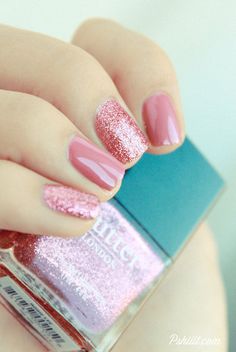 glitter nails | have the glitter polish. Love the combo