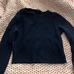 Brand New Condition Navy Ribbed Long Sleeve Top, Blue Top With Ribbed Neckline For Winter, Navy Long Sleeve Ribbed Top, Spring Navy Ribbed Top, Spring Ribbed Navy Tops, Navy Ribbed Tops For Spring, Trendy Blue Top With Ribbed Collar, Navy Long Sleeve Ribbed Sweater, Brandy Melville Winter