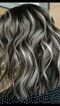 Subtle Face Framing, Blonde Hair Trends, Brown Hair Pictures, Brown Hair With Silver Highlights, Grey Hair Transformation, Beautiful Gray Hair, Brunette Hair With Highlights