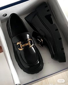 Loafers Aesthetic, Korean Shoes, Shoes Fall, Pretty Shoes Sneakers, Cute Shoes Heels, Loafer Shoes Women