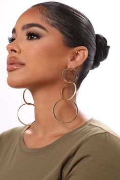 Brown And Silver Hair, Regular Hairstyles, Slick Bun, Trend Hairstyle, Up Hairdos, My First Wig, Long Hair Style, Classy Hairstyles, Makeup 101