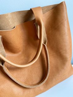 Veg Tan Leather Bag, Genuine Leather Handbags Handmade, Leather Wallet Design, Handmade Leather Tote, Tan Leather Handbags, Handmade Leather Bags, Large Leather Bag, Tooled Leather Bag