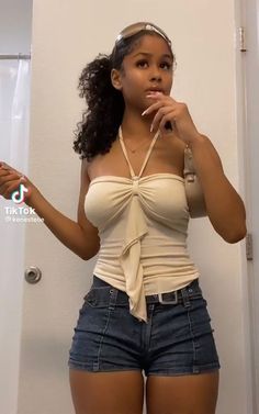 Pretty Outfits Skirts, Hoochi Mama Outfit, Fashion Inspo 2023 Summer, Outfits With Collard Shirts, Halter Top Summer Outfits, Vanilla Outfits Summer, Euphoria Type Outfits, Cowell Neck Top, 34c Cup Outfits