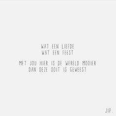 a white wall with the words watn liefde wattt een fest