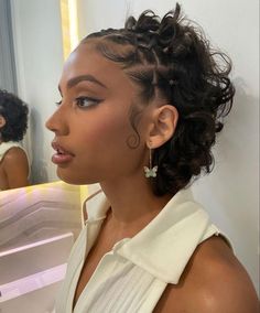 Very Short Curly Hairstyles Black Women, Very Curly Short Hairstyles, Locs Hairstyles For Women Curly Ends, Hairstyles For Short 4b/4c Hair, Dominican Republic Hairstyles, Crown Braid Curly Hair Natural Curls, Hair Styles For Very Short Curly Hair, Short Hair With Skunk Stripe, Braid Hairstyles For Short Curly Hair