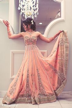 Gorgeous (indian) dress for the princess-like look at your reception! Stole this from #maharaniweddings. Thanks for sharing this. Wedding Reception Dress Indian, Reception Dress Indian, Salwar Kamiz, Wedding Reception Dress, Red Lehenga, Patiala Salwar, Ghagra Choli, Indian Couture, Indian Attire