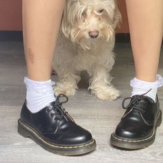 Doc Martens Flats, Oxford Shoes Doc Martens, Doc Martin Boots Aesthetic, Low Dc Martens, Dog Martins Outfit, Doc Martens School Shoes, Dc Martens Aesthetic, Short Martens, Short Dr Martens