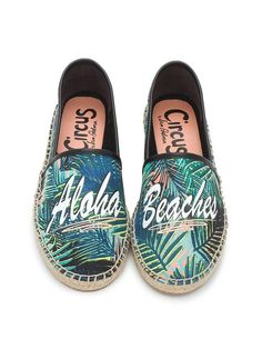 Cute play ;) Sam Edelman Leni Aloha Beaches Espadrille Boat Party Outfit, Sam Edelman Boots, Resort Chic, Aloha Beaches, Espadrilles Style, Sandals Wedges, Slip On Espadrilles, The Circus, Straw Tote