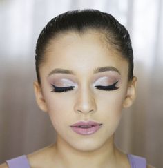 Performance Eye Makeup, Dance Recital Eye Makeup, Makeup For Ballet Recital, Stage Eye Makeup Dance, Ballet Recital Makeup, Ballet Makeup Kids, Dance Performance Makeup, Ballet Makeup Stage, Dance Makeup Ideas