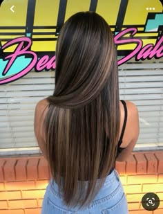 Rambut Brunette, Black Hair Balayage, Brown Hair Looks, Brunette Balayage, Brunette Hair With Highlights, Hair Streaks, Brown Hair With Blonde Highlights