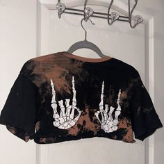 Never Worn Cute Crop Top. Cheap Grunge Graphic Print Crop Top, Crop Tops Graphic Tees, Halloween Crop Top, Soft Grunge Outfits, Denim Clothes, Alt Clothes, Dream Aesthetic, Cute Crop Top, Girls Crop Tops