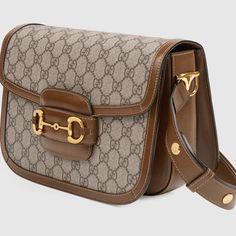 Introduced For Cruise 2020, The Gucci Horsebit 1955 Bag Is Recreated From An Archival Design. With The Same Lines And Forms First Introduced Over Six Decades Ago, The Accessory Unifies The Original Details With A Modern Spirit, Highlighting The Horsebit. Presented On A Small Flap Shoulder Bag, The Hardware Is Paired With The House’s Monogram Fabric And Completed With A Special Mechanism That Adjusts The Length Of The Shoulder Strap So It Can Be Carried On One Shoulder Or Cross Body. Pieces With Tas Bahu, Gucci Brand, Gucci Horsebit, Gucci Gucci, S Monogram, Crocodiles, Small Pouches, Prada Handbags, Gucci Handbags