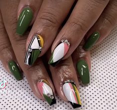 Green Nail Ideas For Fall, Emerald Nails Acrylic Short, Green Coffin Nails, Summer Nails Designs 2023, Abstract Nail Art Designs, Summer Nails Cute, Summer Nails Coffin, Nail Designs Acrylic, Summer Nails Designs