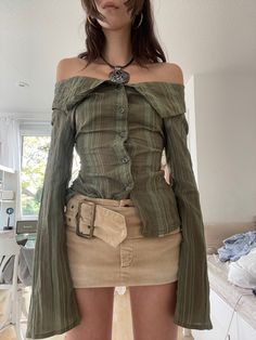 Off Shoulder Design, Look Grunge, Y2k Preppy, Blouse Models, Neue Outfits, Collars For Women, 가을 패션