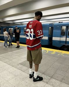 Summer Fits Black Men, 90s Black Men Fashion, Football Jersey Outfit, Jordan Low, Guys Fits