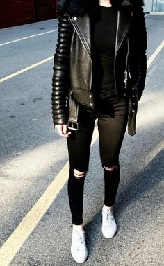 Outfit Emo, Black Jacket Outfit, Black Jeans Outfit, Dark Outfits, Fashion Attire, Fashion Mistakes, Tomboy Fashion, 10 Pounds