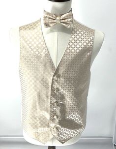 Joseph & Feiss suit vest and bow tie men’s XS pit to pit measures 18.5 inches. Shoulder to hem measures 21 . Now tie is adjustable Bow Tie Men, Vest And Bow Tie, Tie Men, Mens Bow Ties, Suit Vest, Suit Separates, Vest Jacket, Bow Tie, Shoe Accessories