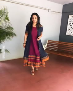 Cotton Saree Reuse Ideas, Irkal Dress Design Kurti, Kurta Design From Old Silk Saree, Saree Kurti Recycle, Mangalgiri Cotton Dresses, Silk Saree Dress Recycle, Mangalgiri Kurta Patterns, Reuse Old Sarees Ideas, Saree Kurti Design