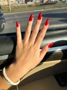 Red Badem Nails, Red Round Acrylic Nails, Red Nails Classy, Elegant Red Nails