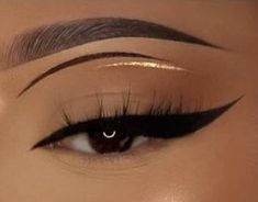 Extreme Eyeliner, Vampire Bride, Interesting Images, Being Creative