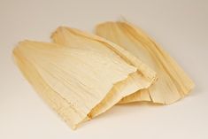 Corn Husk Listing picture does not indicate the amount being sent. You will be sent the number of Husks stated in the listings drop down menu that you will choose.  Corn Husk can be used in many different ways. The most popular being Tamales. You can also use the husk to steam other foods such as fresh Fish. Corn Husks are also used in wide variety of Arts and Craft projects. Such as Corn Husk Dolls or Corn Husk wreath.  Please do your own online research to discover all the great ways to use Co Tamale Dough Recipe, Puffy Tacos, How To Make Tamales, Corn Husk Wreath, Pork Tamales, Chicken Tamales, Corn Husks, Corn Husk Dolls, Tamale Recipe