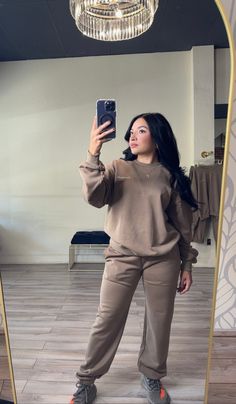 Sweatshirt & Pants Brown Sweat Pants Outfit, Sweat Sets, Sweatpants Outfit, Sweatsuit Set, Swim Accessories, Pants Outfit, Sale House, New Shop, Fashion Inspo