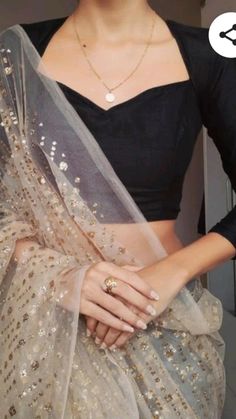 Blouse Sabyasachi, Deep Neck Blouse, Blouse Lehenga, Simple Saree Designs, New Saree Blouse Designs, Latest Model Blouse Designs, Fashionable Saree Blouse Designs, Blouse Designs Indian, Saree Blouse Patterns