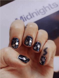 Embrace Taylor Swift's Midnights Magic with Inspired Nail Designs in 2024 Taylor Swift Sparkle, Sparkly Aesthetic, Taylor Swift Nails, Midnights Era, Concert Looks, Sparkle Nails, Eclectic Design, Album Cover Art, Nails Nails