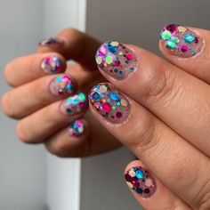 Confetti Nails Gel, Fun Sparkly Nails, Multicolor Glitter Nails, Glitter Nails Short, Kitsch Nails, Gay Nails, Multicoloured Nails, Sprinkle Nails, Chunky Glitter Nails