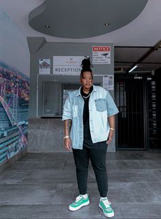 Lesbian stud street style outfit Plus Size Stud Outfits, Chapstick Lesbian Style Plus Size, Boyish Outfits Plus Size, Chapstick Lesbian Style Outfit, Tomboy Style Outfits Plus Size, Stem Lesbian Style Winter, Black Masc Lesbian Outfits, Stud Outfits Female Formal Tomboy