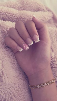 Gel Nail Inspo No Acrylic, Medium Length French Tip Nails Square, Acrylic Nails Short Square Design, Classic Short Square Nails, Nail Inspiration Square Short, Cute Nails Not Acrylic, Nail Short Ideas, Nail Inspo Coffin Short, Shortie Nail Ideas