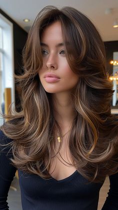 22 Hairstyles Featuring Stunning Curtain Bangs Sanggul Modern, Haircuts For Long Hair With Layers, Brown Hair Looks, Brown Hair Inspo, Hair Inspiration Long, Layered Haircuts For Medium Hair, Hairstyles For Layered Hair, Haircuts For Medium Hair