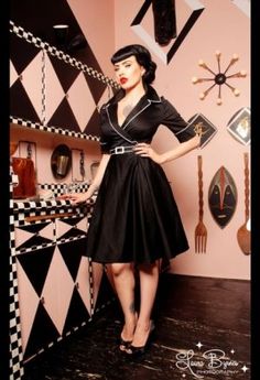 Story Clothes, Burlesque Vintage, Housewife Dress, Black Pinup, Pin Up Model, Pinup Couture, Domestic Goddess