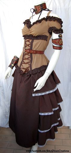 Steampunk Victorian Lady Gwladys Long Bustle Skirt by SkyPirateCreations 79.90 EUR***READY TO SHIP***This listing is for a plus size skirt, and it fits a 1 Steampunk Clothes, Steampunk Costumes, Steampunk Festival, 19th Century Clothing, Plus Size Skirt