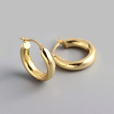 Vintage 14K Yellow Gold Circle Hoop Earrings Women Wedding Jewelry Brand Name: Genuine-Gemstone Vintage 14K Yellow Gold Hollow Ball Stud Pierced Earrings 5mm AS IS // 14 Karat Round Simple Minimalist Classic Fine Estate Wedding Jewelry.Vintage 14K Yellow Gold plated Hoop Earrings, Vintage 14K Yellow Gold Round Stud Earrings, 14K Solid Gold , Drop Threader Earrings Wedding New Year's Womens Single Vintage Estate 14K Yellow Gold Metals Type: 14K Yellow Gold plated/925 sterling selverGender: WomenE Bridesmaids Baskets, Party Accessories Jewelry, Wedding Jewelry Vintage, Being Classy, Simple Stud Earrings, Gold Earrings For Women, Beach Birthday, Gold Wedding Jewelry, Bride Earrings