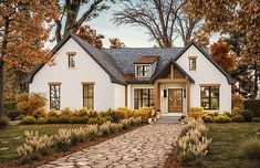 Southern European House, 1600 Sq Ft Ranch House Plans, One Story Home Design, One Level House Exterior, European Cottage Floor Plans, European Ranch House Plans, Tudor Home Floor Plans, Cottage House Plans 3 Bedroom, Cottage Homes Plans