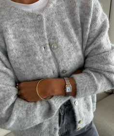 Gray Cardigan Outfit, Style Désinvolte Chic, Cardigan Outfit, Gray Cardigan, Gray Sweater, Mode Inspo, Mode Inspiration