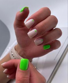 White Nails With Neon Design, Black Neon Nails, Neon Color Nails, Green Neon Nails, Neon Gel Nails, Green Nails Summer, Neon Nail Ideas, Nail Art Designs Short, Autumn Nail Designs